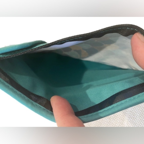 ART OF TRAVEL TURQUOISE & TAN RFID PASSPORT WALLET IN MERMAIDCORE STYLE EUC - Picture 4 of 8
